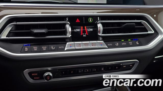 BMW X5 2021 — photo 22