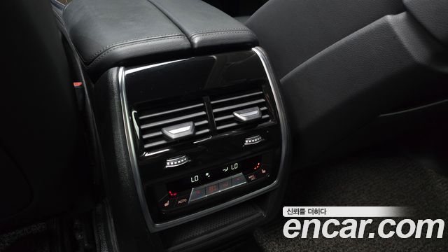 BMW X5 2021 — photo 25