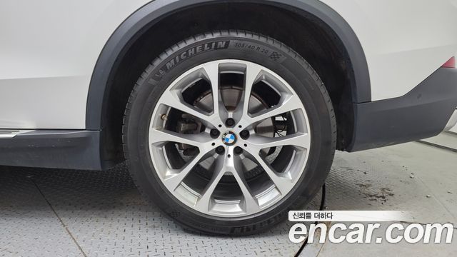 BMW X5 2021 — photo 7