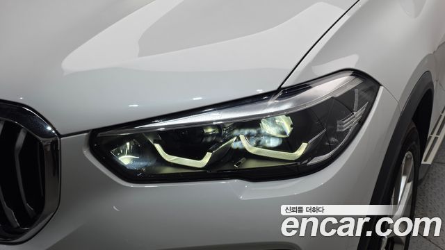 BMW X5 2021 — photo 8