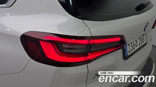BMW X5 2021 — photo 9