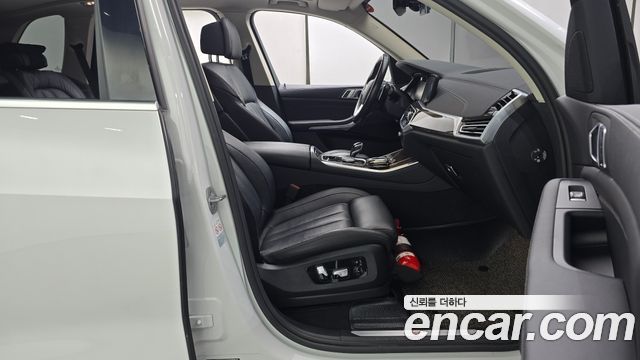 BMW X5 2021 — photo 16