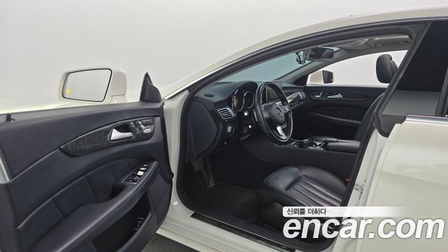 Mercedes-Benz CLS-Class 2016 — photo 10