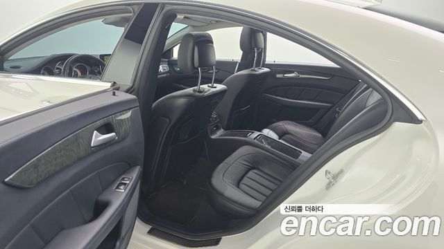 Mercedes-Benz CLS-Class 2016 — photo 12