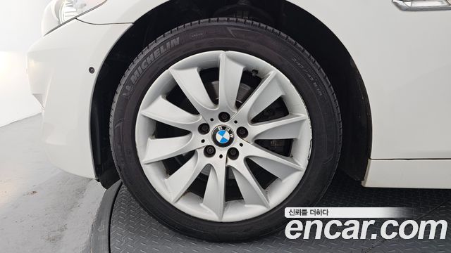 BMW 5-Series 2012 — photo 5