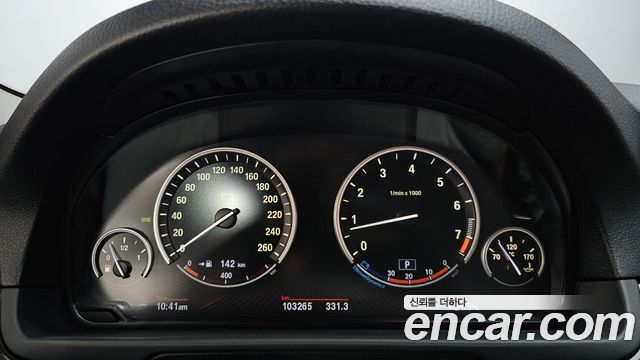 BMW 5-Series 2012 — photo 8