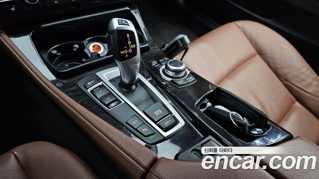 BMW 5-Series 2012 — photo 9