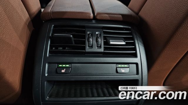 BMW 5-Series 2012 — photo 16
