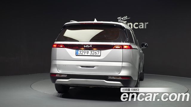 Kia Canival 2022 — photo 4