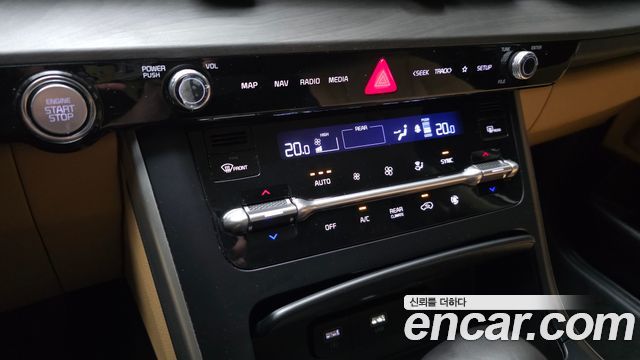 Kia Canival 2022 — photo 17