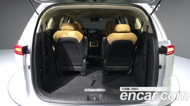 Kia Canival 2022 — photo 20