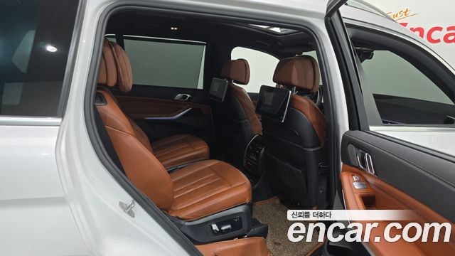 BMW X7 2020 — photo 17