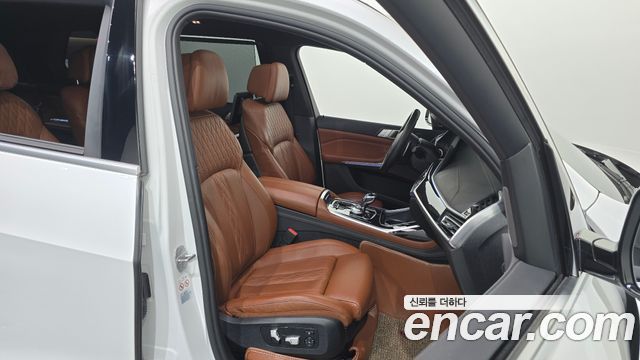 BMW X7 2020 — photo 16