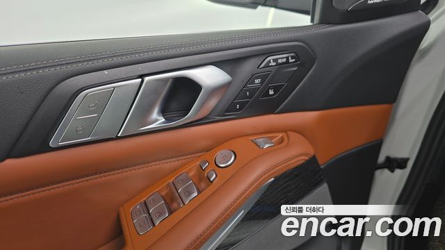 BMW X7 2020 — photo 28