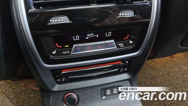 BMW X7 2020 — photo 29