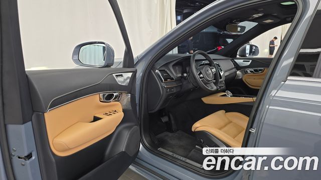Volvo XC90 2022 — photo 10