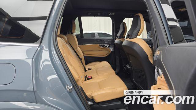 Volvo XC90 2022 — photo 12