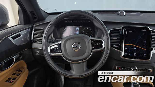 Volvo XC90 2022 — photo 13