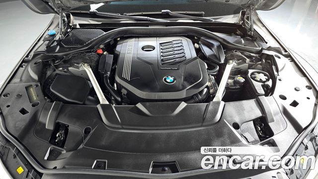 BMW 7-Series 2021 — photo 6