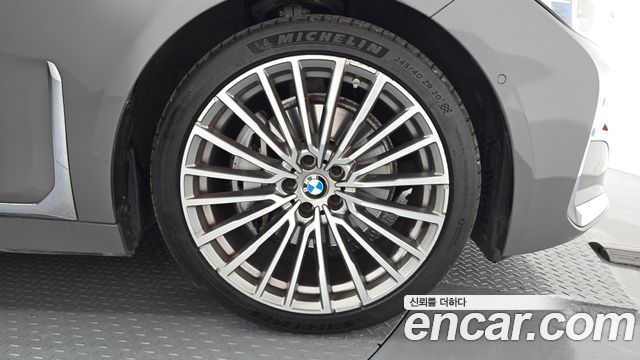 BMW 7-Series 2021 — photo 7