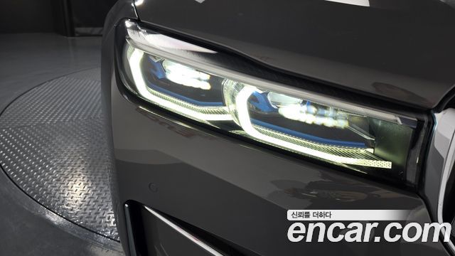 BMW 7-Series 2021 — photo 8