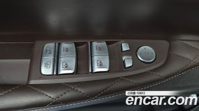 BMW 7-Series 2021 — photo 29