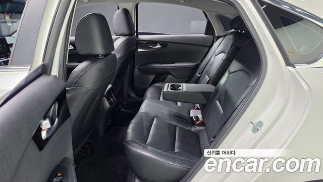 Kia K3 2022 — photo 17