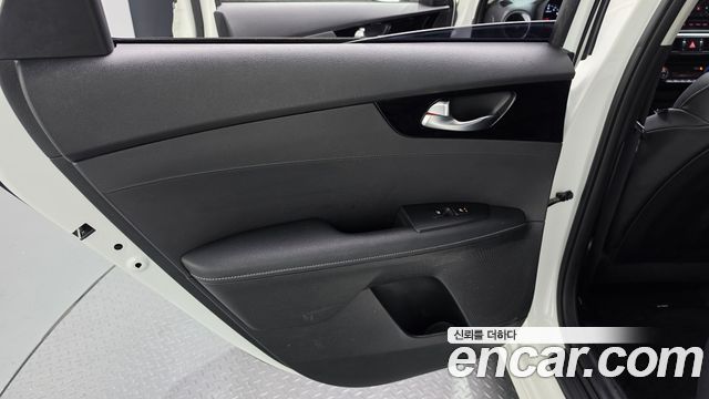 Kia K3 2022 — photo 15