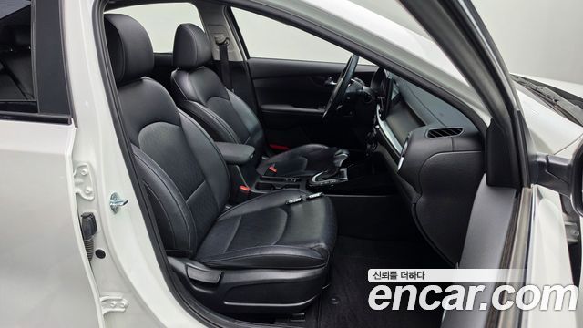 Kia K3 2022 — photo 16