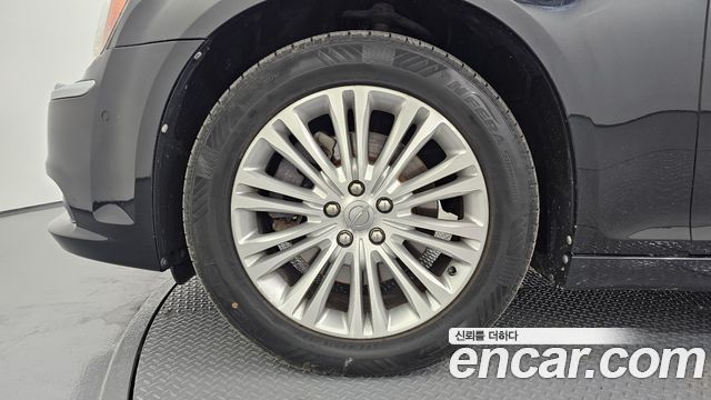 Chrysler 300C 2014 — photo 5