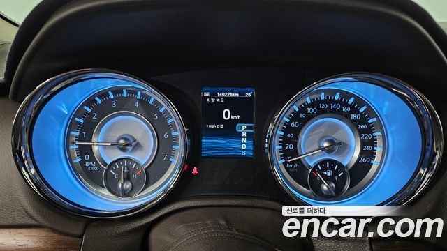 Chrysler 300C 2014 — photo 8
