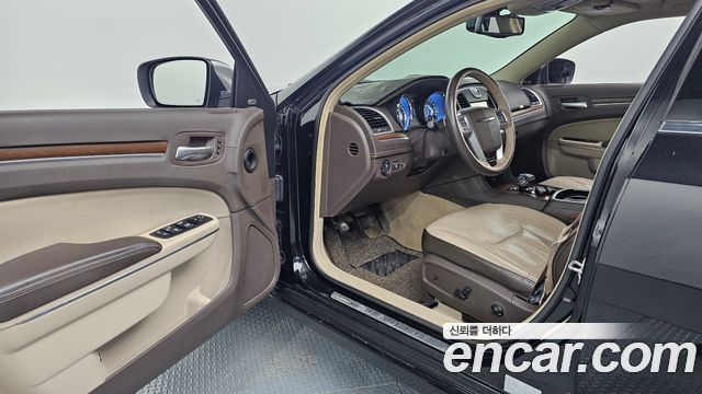 Chrysler 300C 2014 — photo 10