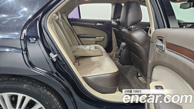 Chrysler 300C 2014 — photo 12