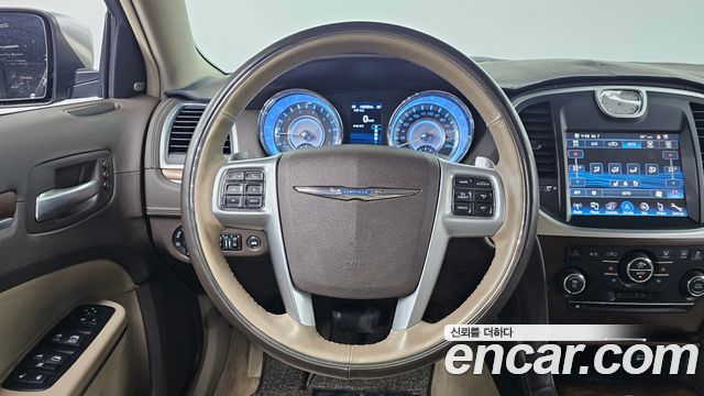 Chrysler 300C 2014 — photo 13