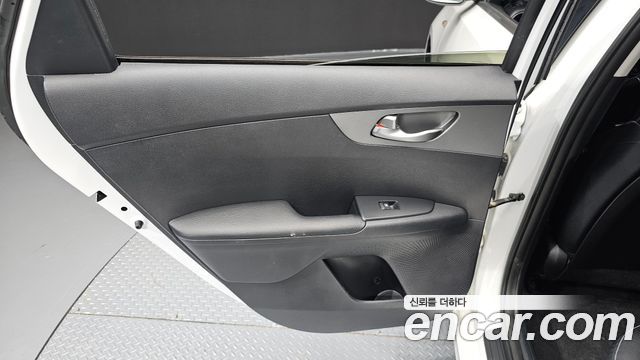 Kia K3 2021 — photo 15