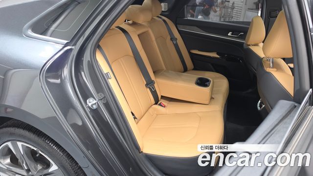 Kia K5 2023 — photo 17