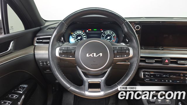Kia K5 2023 — photo 19