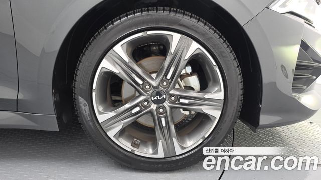 Kia K5 2023 — photo 7