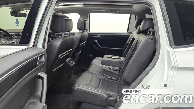 Volkswagen Tiguan 2020 — photo 12