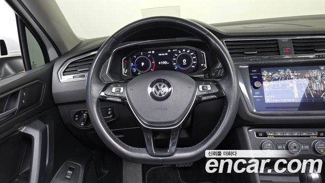 Volkswagen Tiguan 2020 — photo 13