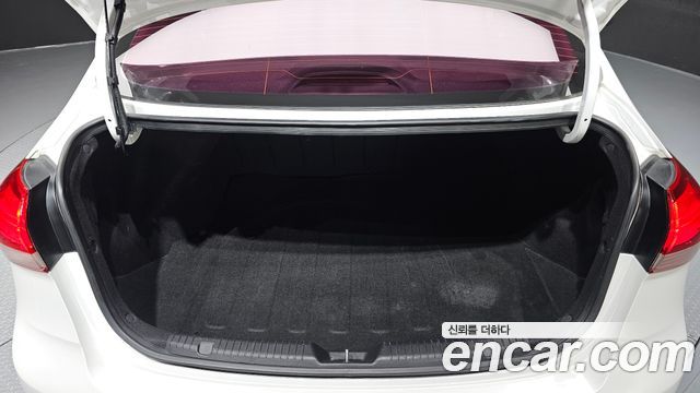 Kia K3 2016 — photo 23
