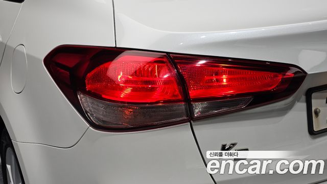 Kia K3 2016 — photo 9