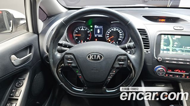 Kia K3 2016 — photo 12