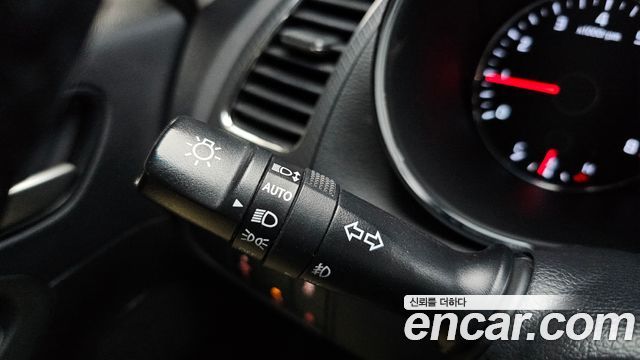 Kia K3 2016 — photo 16
