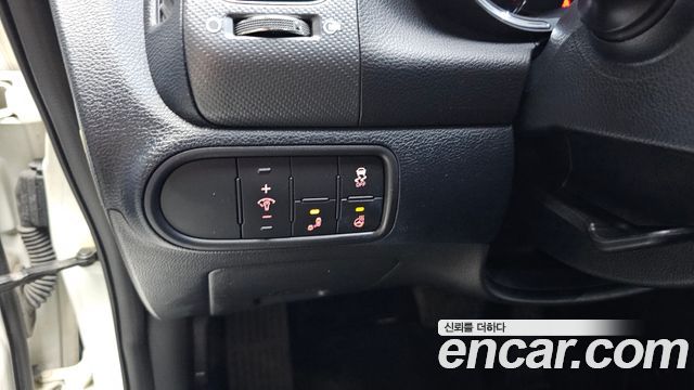 Kia K3 2016 — photo 17