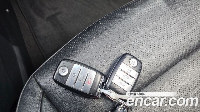 Kia K3 2016 — photo 19