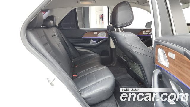 Mercedes-Benz GLE-Class 2019 — photo 17