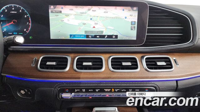 Mercedes-Benz GLE-Class 2019 — photo 18