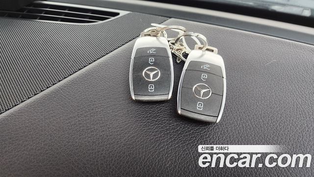 Mercedes-Benz GLE-Class 2019 — photo 21
