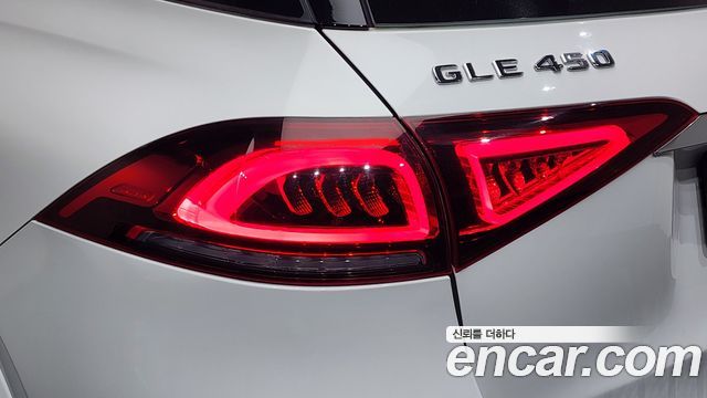 Mercedes-Benz GLE-Class 2019 — photo 9
